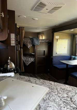 2 bedrooms, iron/ironing board, free WiFi, bed sheets