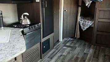 2 多间卧室、熨斗/熨衣板、免费 WiFi、床单