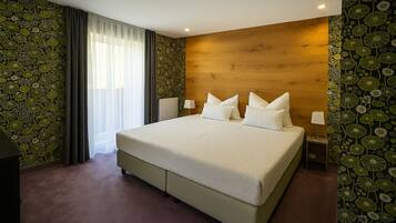 In-room safe, individually decorated, individually furnished, desk