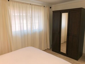 2 多间卧室、熨斗/熨衣板、WiFi、床单