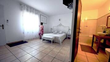 4 slaapkamers, een strijkplank/strijkijzer, wifi, beddengoed