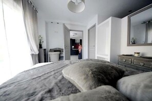 4 chambres, fer et planche Ă repasser, Wi-Fi, draps fournis
