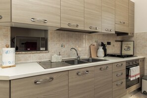 Micro-ondes, four, plaque de cuisson, lave-vaisselle