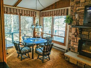 Dining - Cozy & Rustic 2 Bedroom Retreat (Brooklyn)
