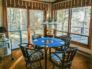 Dining - Cozy & Rustic 2 Bedroom Retreat (Brooklyn)