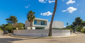 Villa | Exterior