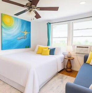 4 bedrooms, iron/ironing board, free WiFi, bed sheets - Gatsby’s Sky Level. Ocean Bay Park. 
Sleeps 12. Hot Tub + Ocean Views (Fire Island)