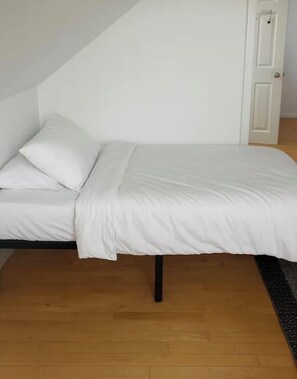 4 Schlafzimmer, BĂŒgeleisen/BĂŒgelbrett, kostenloses WLAN, BettwĂ€sche