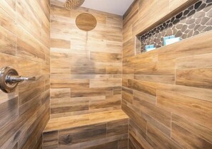Shower, hair dryer, towels, soap - Gatsby’s Sky Level. Ocean Bay Park. 
Sleeps 12. Hot Tub + Ocean Views (Fire Island)
