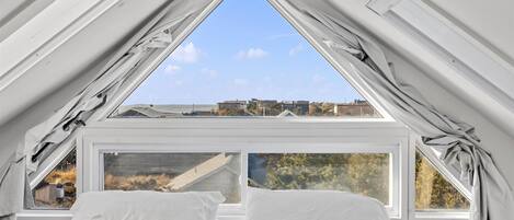 4 bedrooms, free WiFi, bed sheets