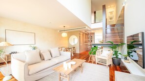 Télévision, cheminée