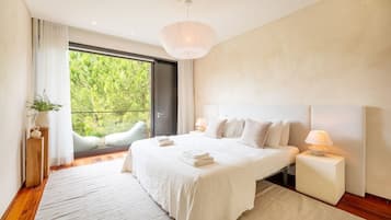 3 chambres, fer et planche à repasser, Wi-Fi gratuit, draps fournis