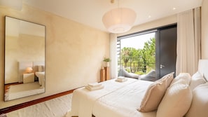 4 chambres, fer et planche à repasser, Wi-Fi gratuit, draps fournis