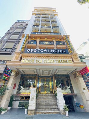 Front of property – evening/night - Townhouse Cuong Thanh 3 Hotel (Ho Chi Minh City)