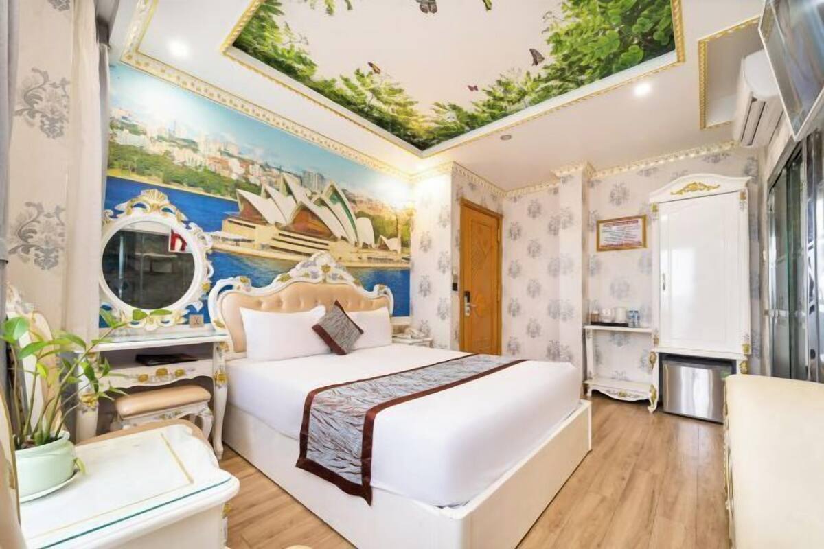 Hochwertige Bettwaren, Minibar, Schreibtisch, schallisolierte Zimmer