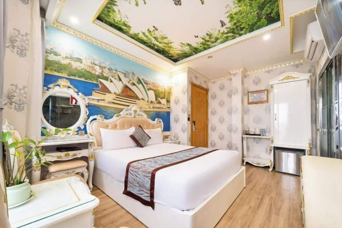 1 bedroom, premium bedding, minibar, desk
