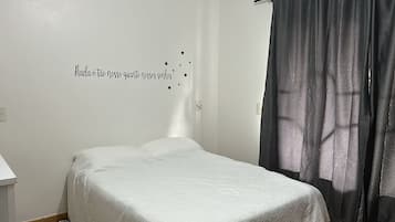 Apartamento luxo, vista para a cidade | Vista do quarto