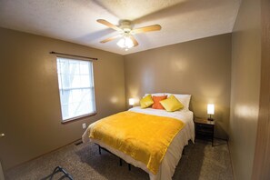 3 bedrooms, iron/ironing board, WiFi, bed sheets