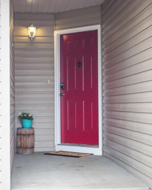 Exterior detail - Charming 3-bedroom home just of the Ozark square! (Ozark)