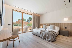 5 chambres, coffres-forts dans les chambres, fer et planche à repasser