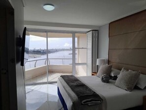 5 habitaciones, tabla de planchar con plancha, wifi y ropa de cama