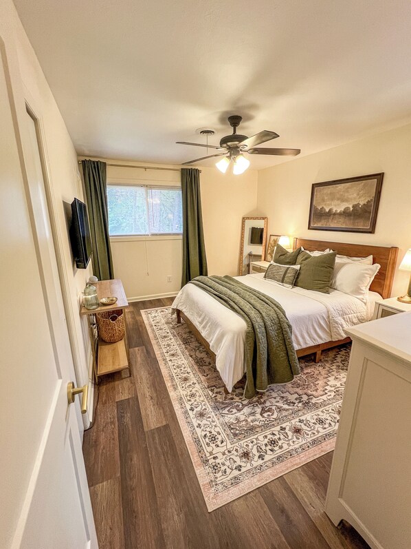 3 عدّة غرف نوم ومكواة/لوح كي وواي فاي وملاءات أسرّة