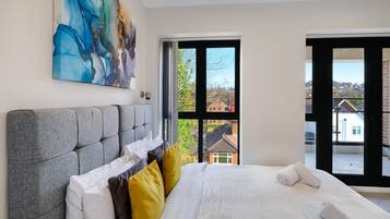 5 bedrooms, iron/ironing board, free WiFi, bed sheets