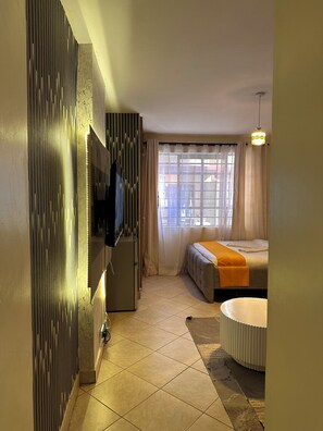 1 habitación, tabla de planchar con plancha, wifi y ropa de cama