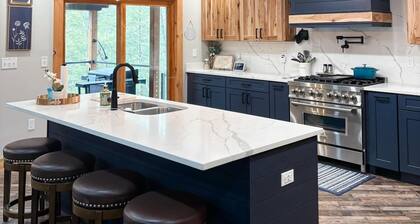 Luxury Laurel Lake Retreat-Private Home Near Holly Bay w Fishing Pond EV CHARGER