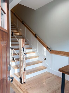 Interior - Luxury Laurel Lake Retreat-Private Home Near Holly Bay w Fishing Pond EV CHARGER (London)