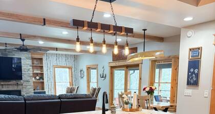 Luxury Laurel Lake Retreat-Private Home Near Holly Bay w Fishing Pond EV CHARGER