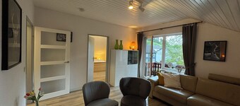 Sunny Holiday Apartment with 3 Balconies and Stunning Mountain Views
