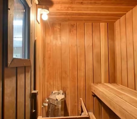 Sauna. L'Agachoun - Ski & Bike 2mns from Mont St-Anne!