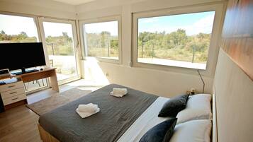 3 makuuhuonetta, silitysrauta/-lauta, ilmainen Wi-Fi, vuodevaatteet