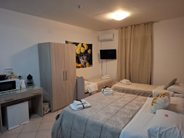 Classic Studio, Balcony, City View | Free WiFi - B&B Le Lumìe City Center (Agrigento)