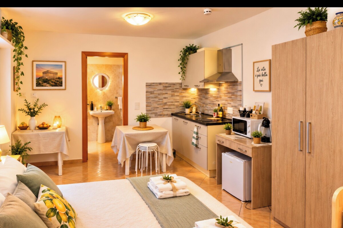 Studio Classique, balcon, vue ville