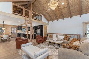 Smart TV, chimenea, videojuegos y tenis de mesa 