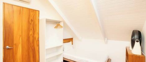 3 bedrooms, iron/ironing board, travel cot, free WiFi