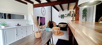 SMALL HOUSE BEACH PORT AND TOWN CENTER ON FOOT - WITH WIFI