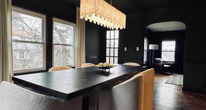 PourHaus - Stylish Bourbon Trail 3BR 1.5BA Home 2 mi to Buffalo Trace Distillery