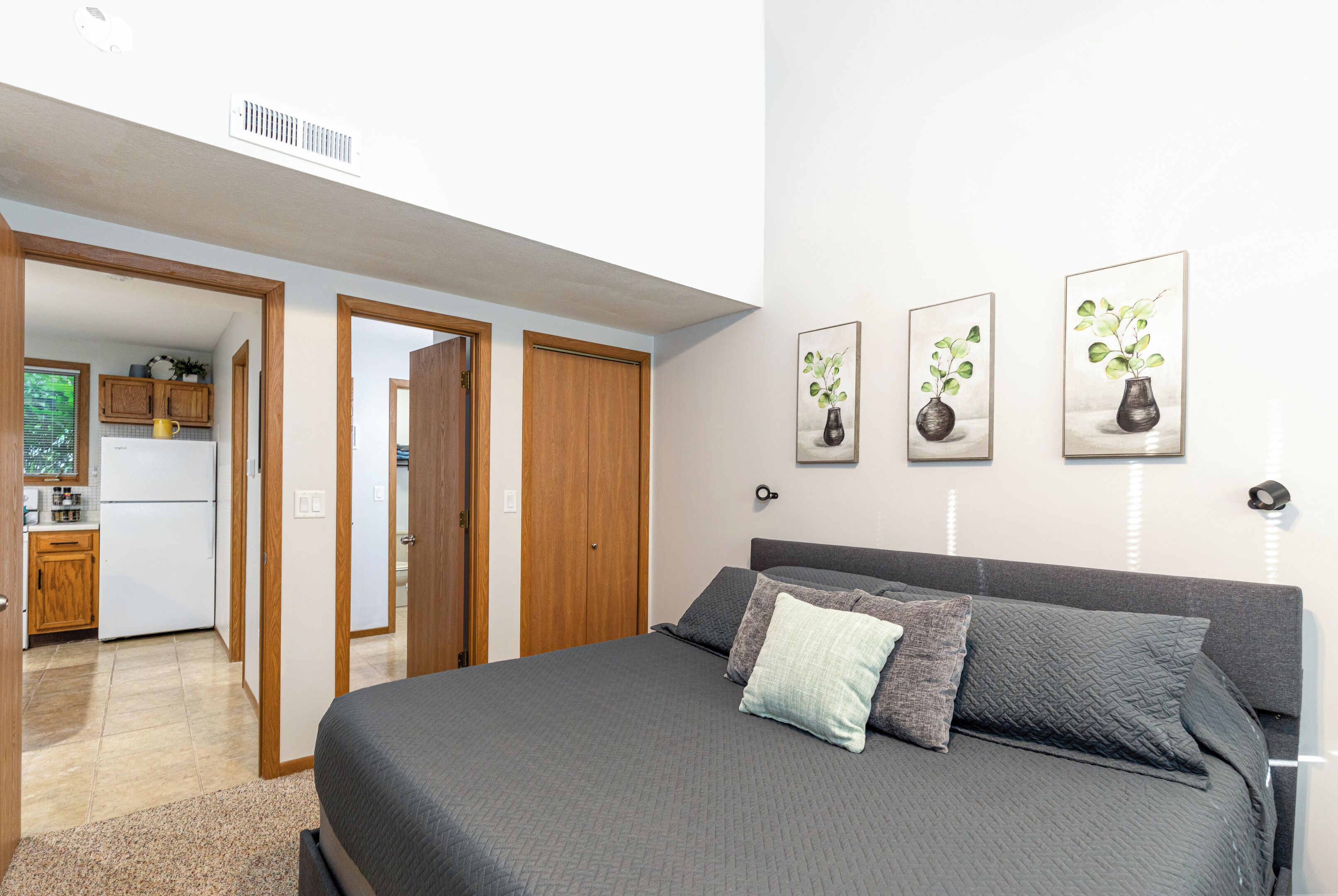 2 camere, una scrivania, ferro/asse da stiro, Wi-Fi gratuito