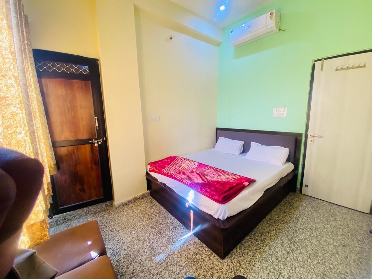 Deluxe Double Room | Free WiFi