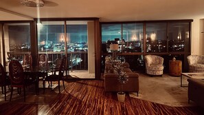 Interior - Historic post modern mid rise with floor to ceiling window views on Balboa Park. (San Diego)