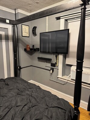 2 chambres, bureau, fer et planche à repasser, accès au Wi-Fi (inclus)