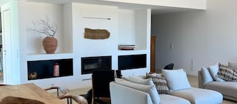 Casa do Regadio - Main House: A country and sea retreat on the Alentejo coast.