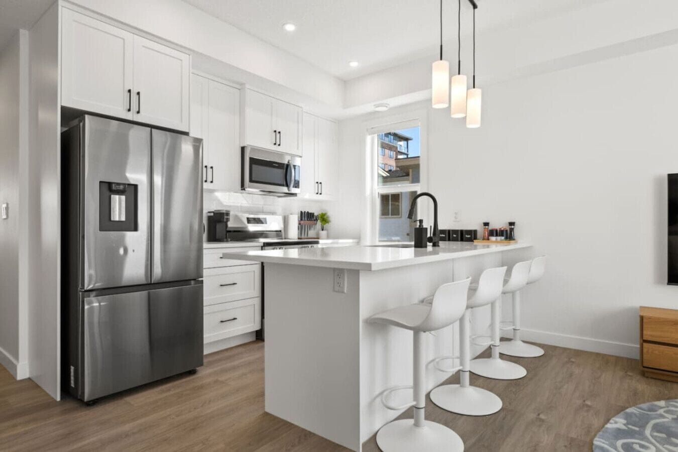 ثلاجة، ميكروويف، فرن، موقد طهي مسطح