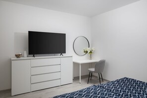 4 bedrooms, in-room safe, iron/ironing board, travel crib