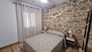4 chambres, lit parapluie, Wi-Fi gratuit, draps fournis