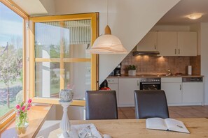 Microwave, stovetop, dishwasher, coffee/tea maker