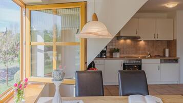 Mikrowelle, Herdplatte, Geschirrspüler